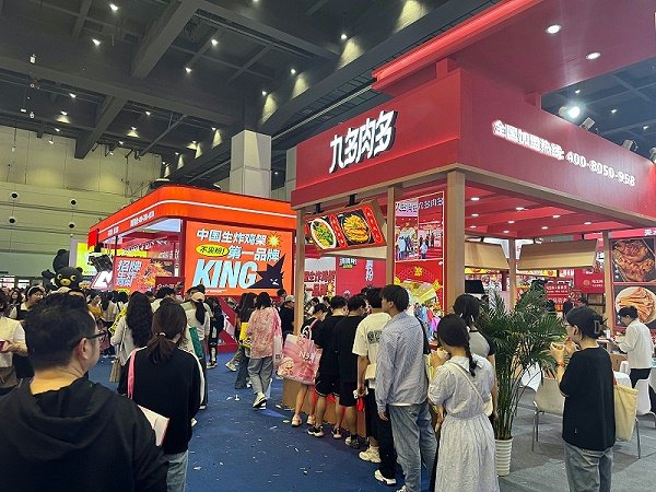 九多肉多展区热闹非凡