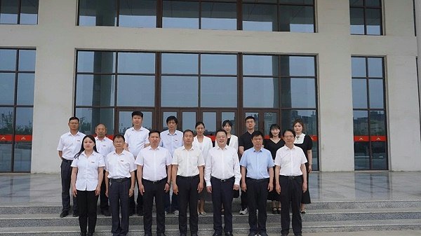 其他几位企业高管分别被聘为导师及实践