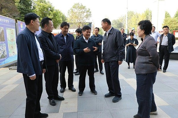 农业与农村委员会委员洪天云