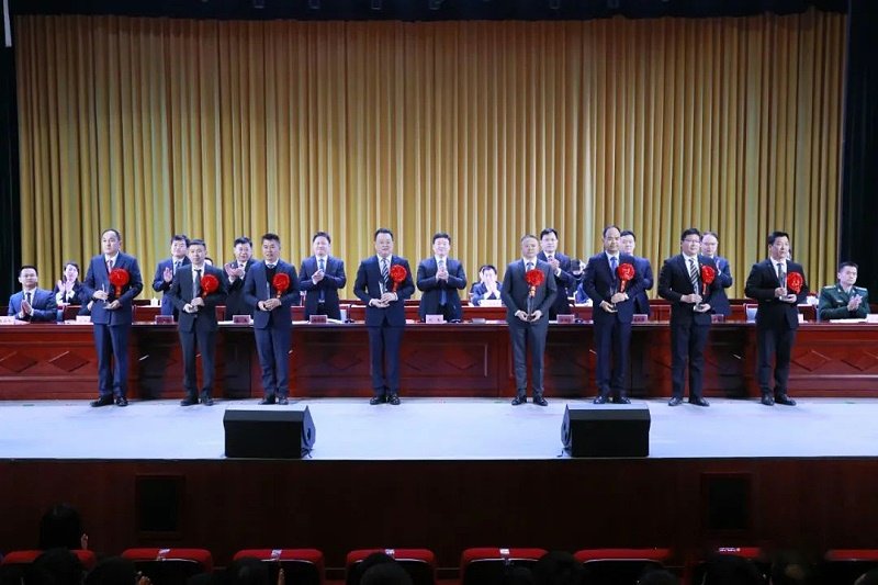 吹尽黄沙始到金