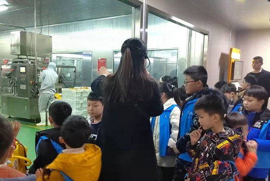 将整个景区分为“一廊三厅一馆一园”